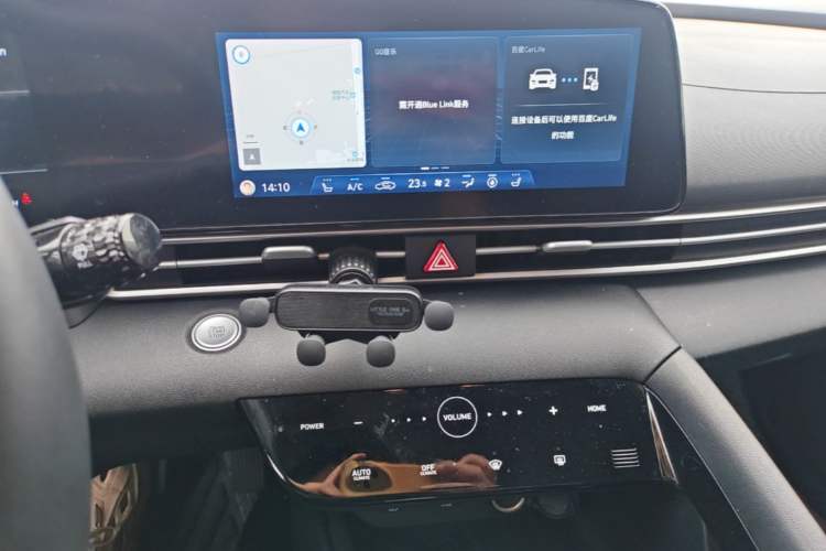 Used Hyundai Elantra 2022 1.5L CVT LUX Prestige Edition Audio And AC Panel