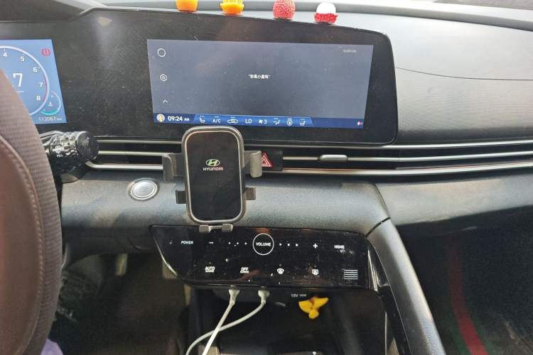 Used Hyundai Elantra 2022 1.5L CVT 20th Anniversary Edition Audio And AC Panel