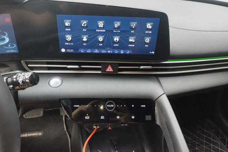 Used Hyundai Elantra 2022 1.5L CVT 20th Anniversary Edition Audio And AC Panel