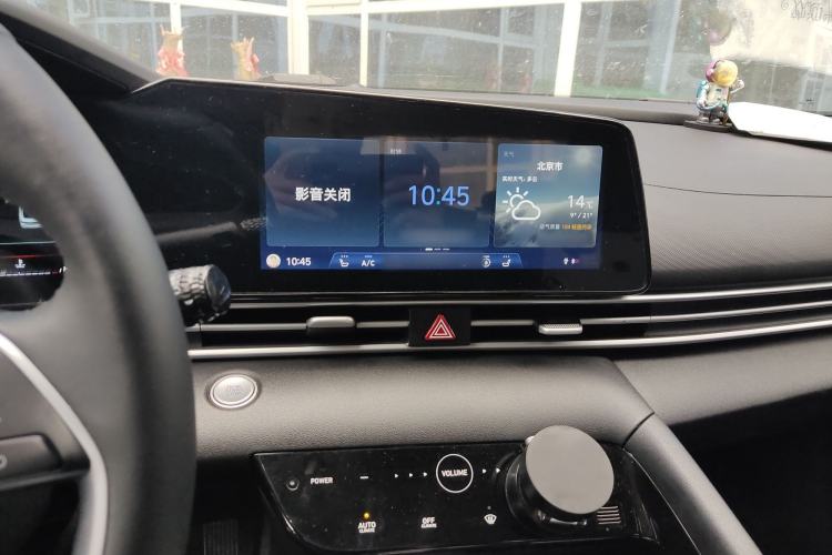 Used Hyundai Elantra 2022 1.5L CVT LUX Prestige Edition Audio And AC Panel