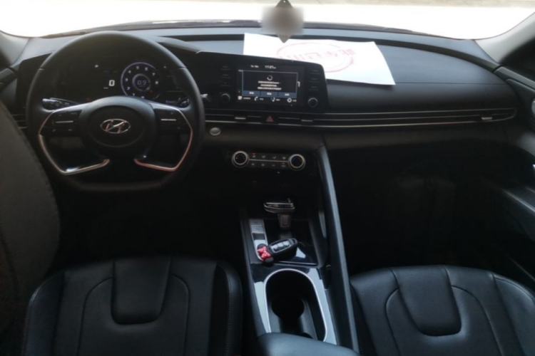 Used Hyundai Elantra 2022 1.5L CVT GLX Elite Edition Center Console