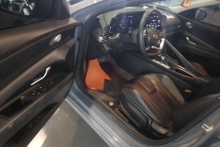 Used Hyundai Elantra 2022 1.5L CVT GLX Elite Edition Driver Seat