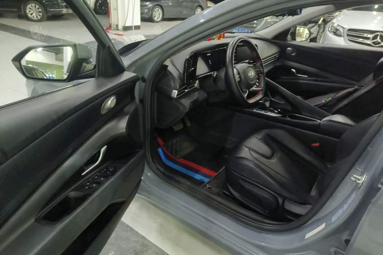 Used Hyundai Elantra 2022 1.5L CVT GLX Elite Edition Driver Seat