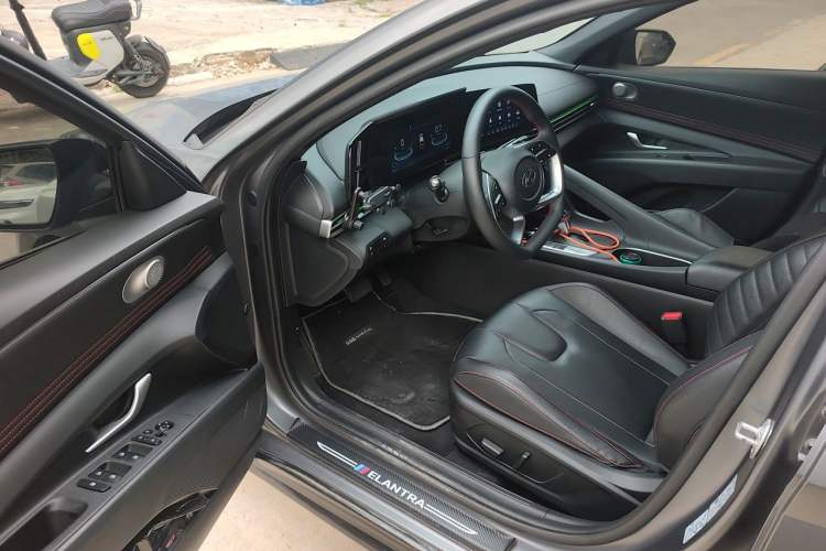 Used Hyundai Elantra 2022 1.5L CVT 20th Anniversary Edition Driver Seat