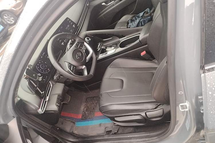 Used Hyundai Elantra 2022 1.5L CVT GLX Elite Edition Driver Seat