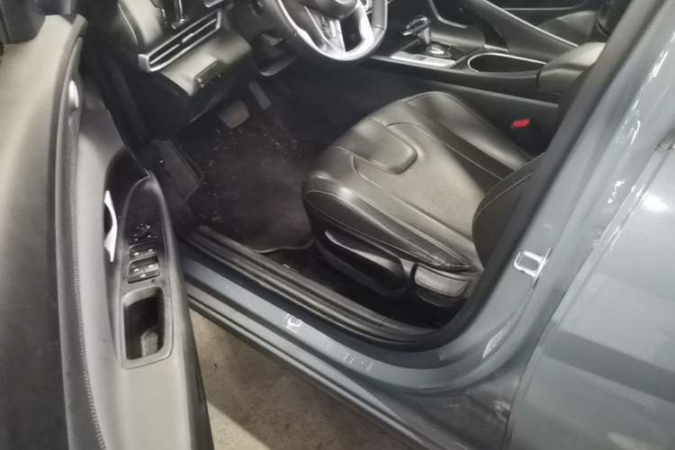 Used Hyundai Elantra 2022 1.5L CVT GLX Elite Edition Driver Seat