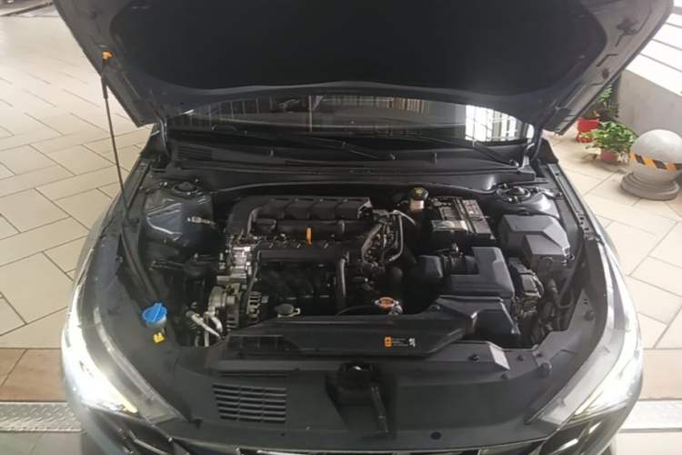Used Hyundai Elantra 2022 1.5L CVT LUX Prestige Edition Engine Bay