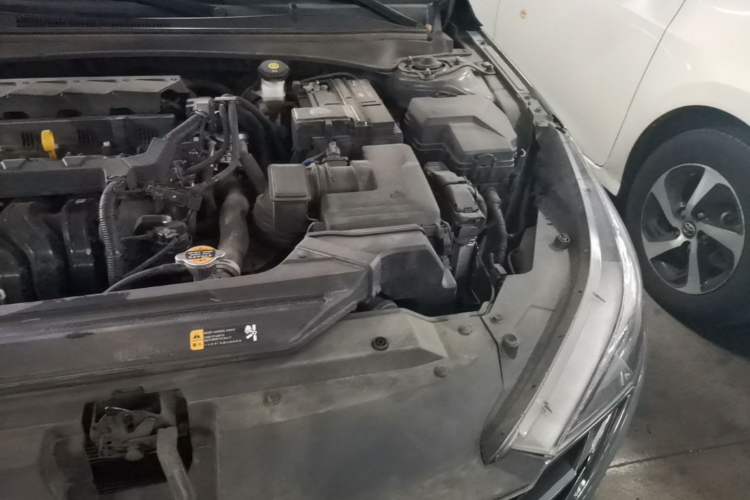 Used Hyundai Elantra 2022 1.5L CVT GLX Elite Edition Engine Bay Left