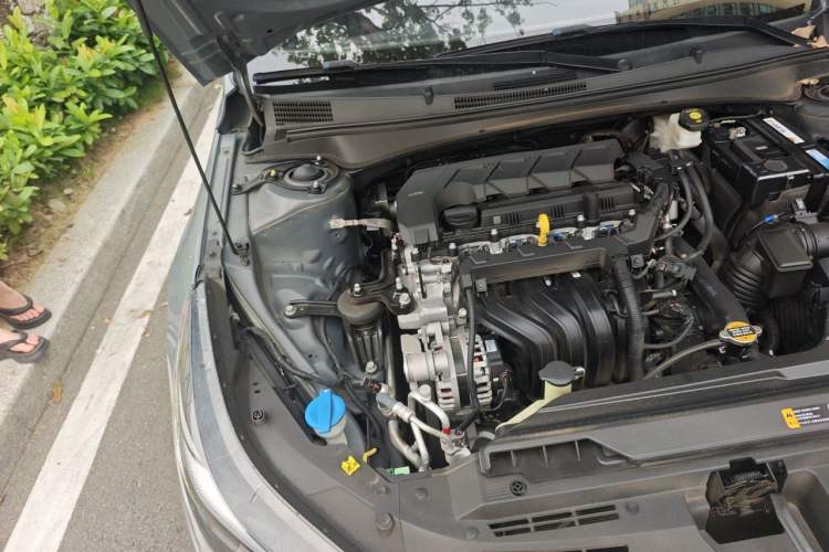 Used Hyundai Elantra 2022 1.5L CVT GLX Elite Edition Engine Bay Right