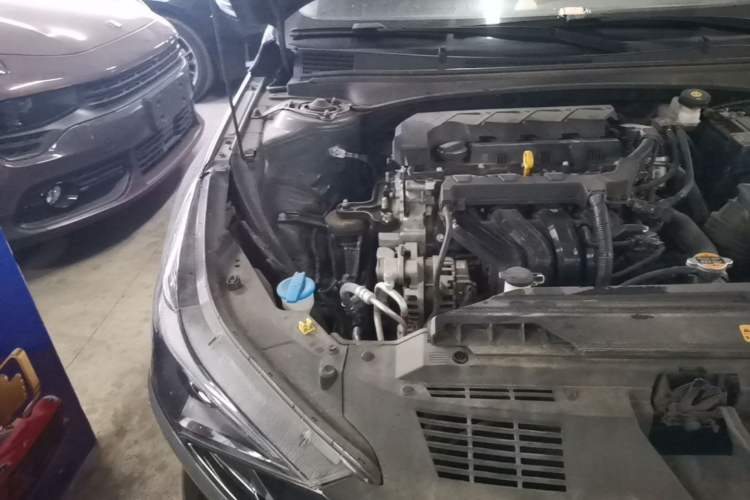Used Hyundai Elantra 2022 1.5L CVT GLX Elite Edition Engine Bay Right