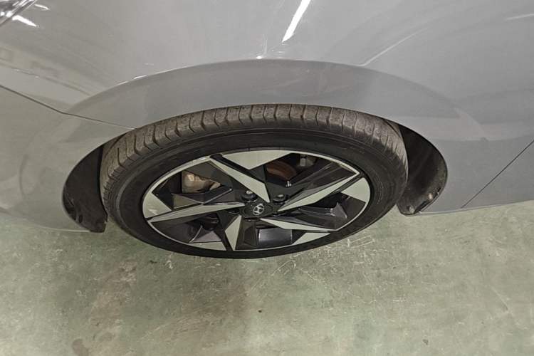 Used Hyundai Elantra 2022 1.5L CVT GLX Elite Edition Exterior 4