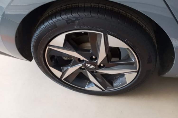 Used Hyundai Elantra 2022 1.5L CVT GLX Elite Edition Exterior 5