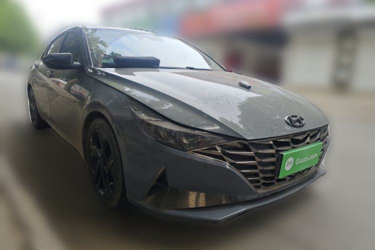 Used Hyundai Elantra 2022 1.5L CVT LUX Black Knight Limited Edition Front Right 45 Deg