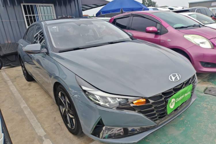 Used Hyundai Elantra 2022 1.5L CVT LUX Prestige Edition Front Right 45 Deg