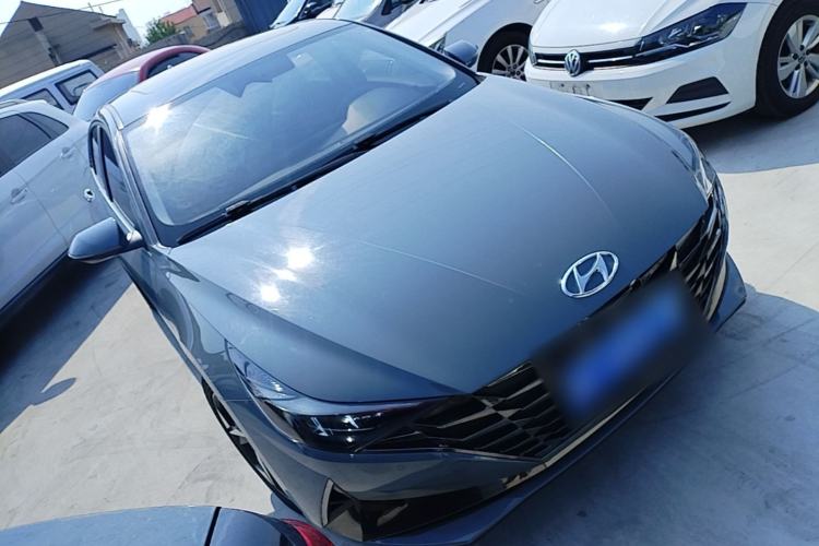 Used Hyundai Elantra 2022 1.5L CVT LUX Prestige Edition Front Right 45 Deg