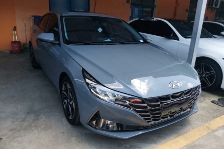 Used Hyundai Elantra 2022 1.5L CVT GLX Elite Edition Front Right 45 Deg