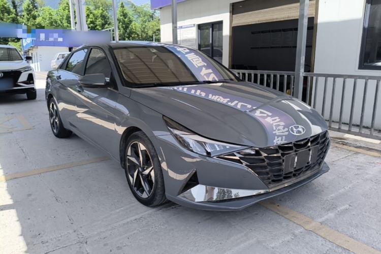 Used Hyundai Elantra 2022 1.5L CVT GLX Elite Edition Front Right 45 Deg