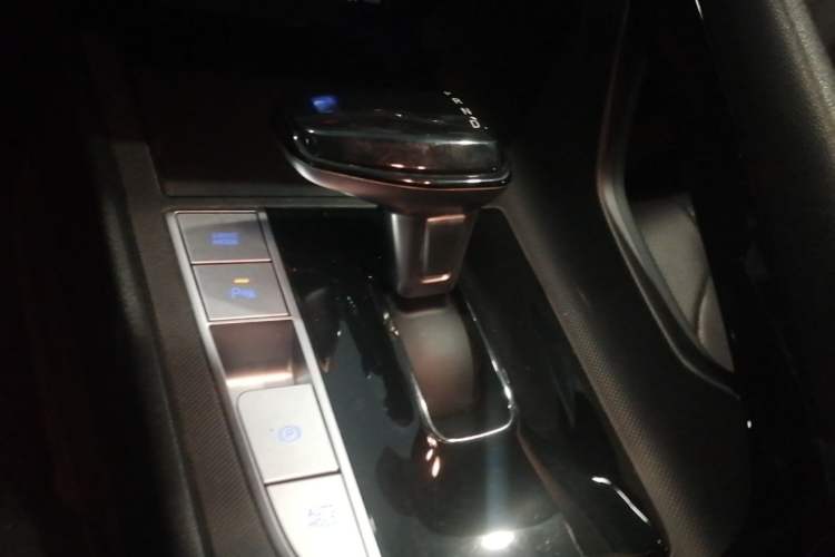 Used Hyundai Elantra 2022 1.5L CVT GLX Elite Edition Gear Lever