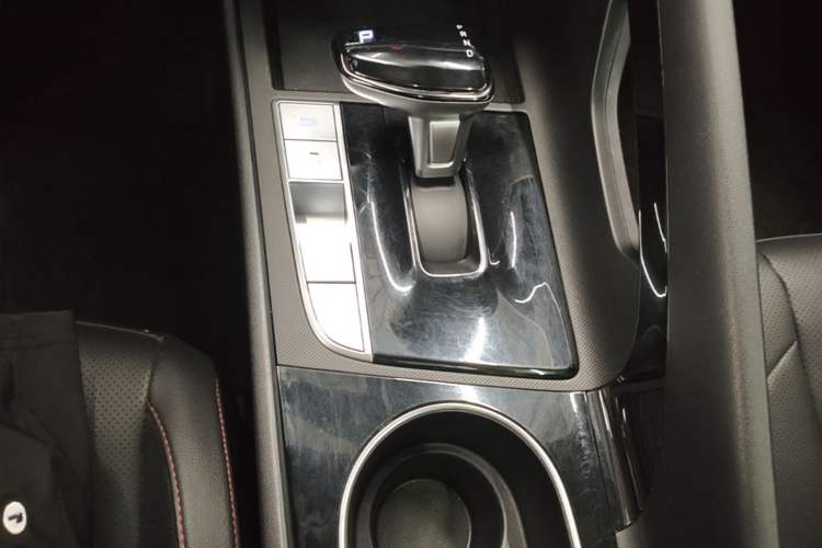 Used Hyundai Elantra 2022 1.5L CVT 20th Anniversary Edition Gear Lever