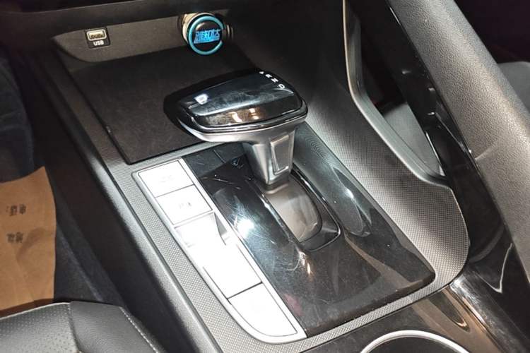 Used Hyundai Elantra 2022 1.5L CVT GLX Elite Edition Gear Lever