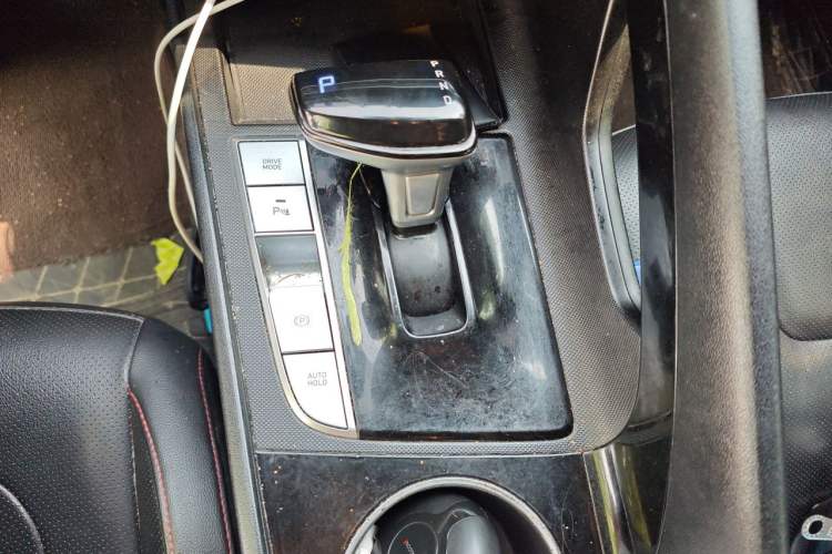 Used Hyundai Elantra 2022 1.5L CVT 20th Anniversary Edition Gear Lever
