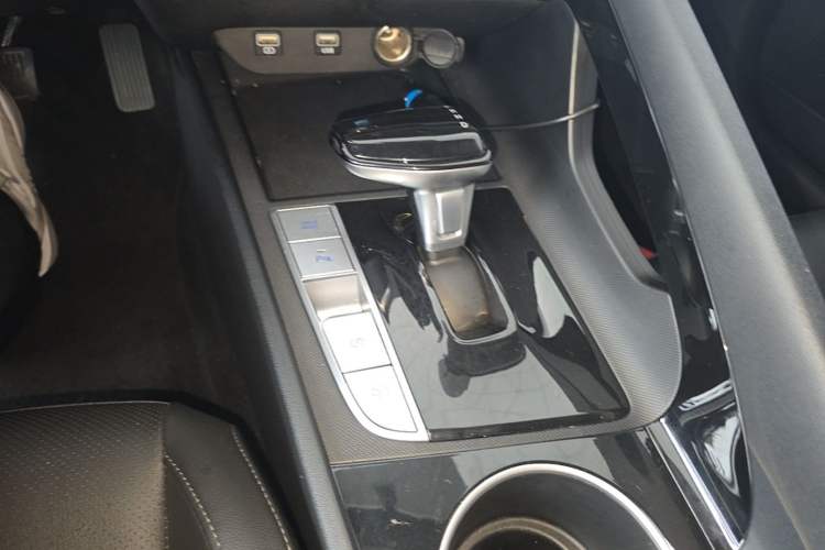 Used Hyundai Elantra 2022 1.5L CVT GLX Elite Edition Gear Lever