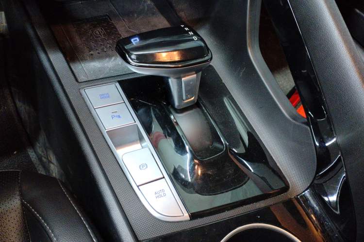 Used Hyundai Elantra 2022 1.5L CVT LUX Prestige Edition Gear Lever