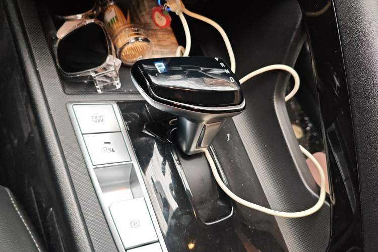 Used Hyundai Elantra 2022 1.5L CVT GLX Elite Edition Gear Lever