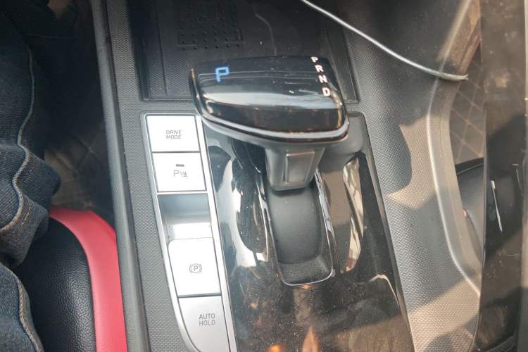 Used Hyundai Elantra 2022 1.5L CVT LUX Prestige Edition Gear Lever