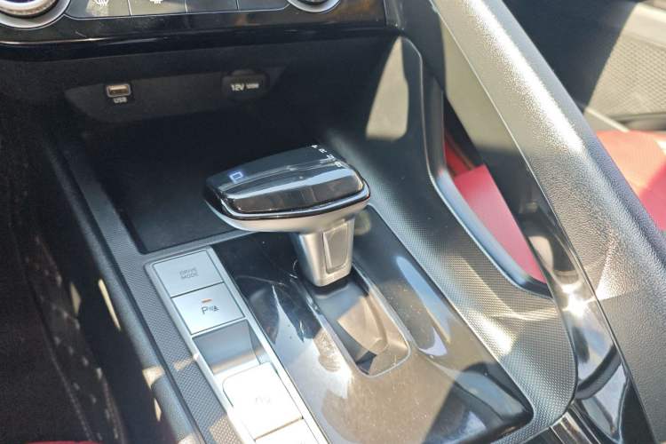 Used Hyundai Elantra 2022 1.5L CVT GLX Elite Edition Gear Lever