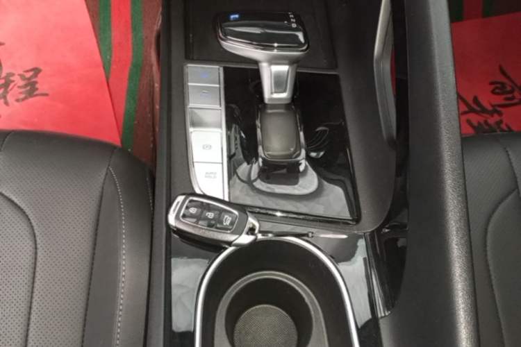 Used Hyundai Elantra 2022 1.5L CVT GLX Elite Edition Gear Lever
