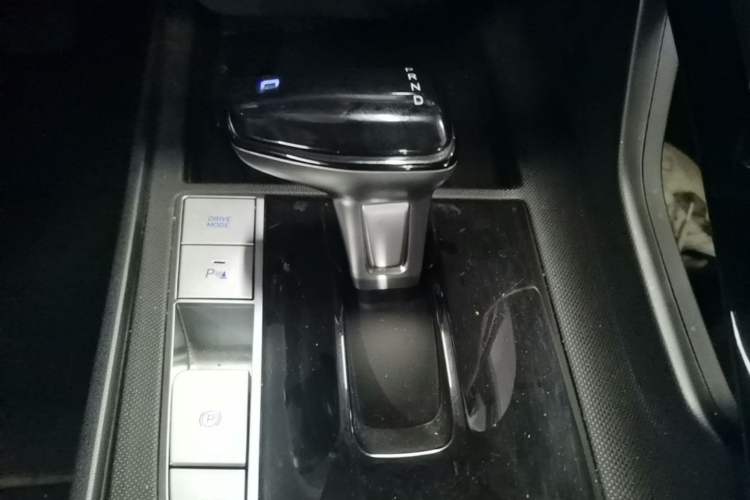 Used Hyundai Elantra 2022 1.5L CVT GLX Elite Edition Gear Lever