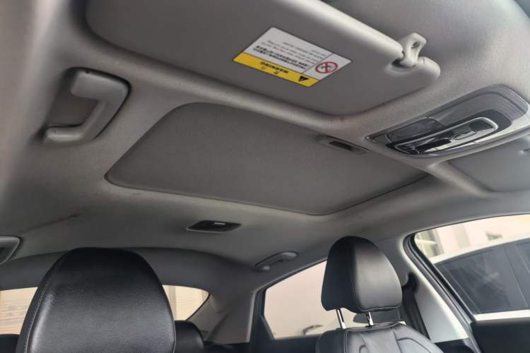 Used Hyundai Elantra 2022 1.5L CVT GLX Elite Edition Headliner