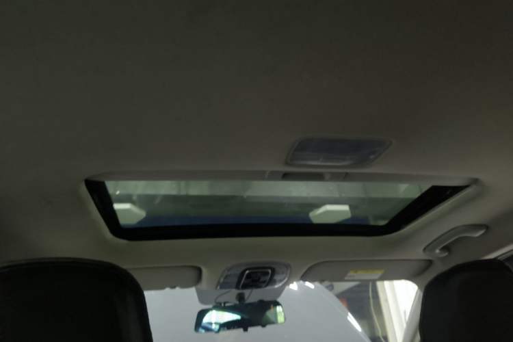 Used Hyundai Elantra 2022 1.5L CVT GLX Elite Edition Headliner