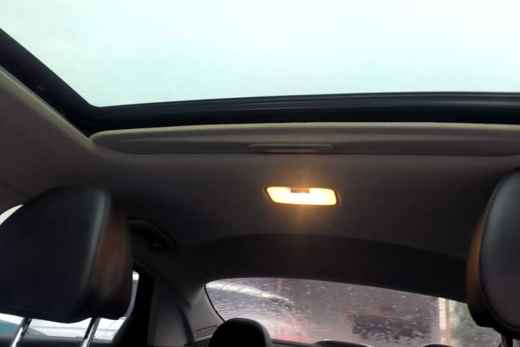 Used Hyundai Elantra 2022 1.5L CVT LUX Prestige Edition Headliner