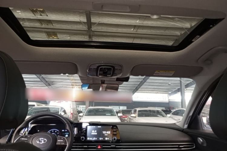 Used Hyundai Elantra 2022 1.5L CVT GLX Elite Edition Headliner