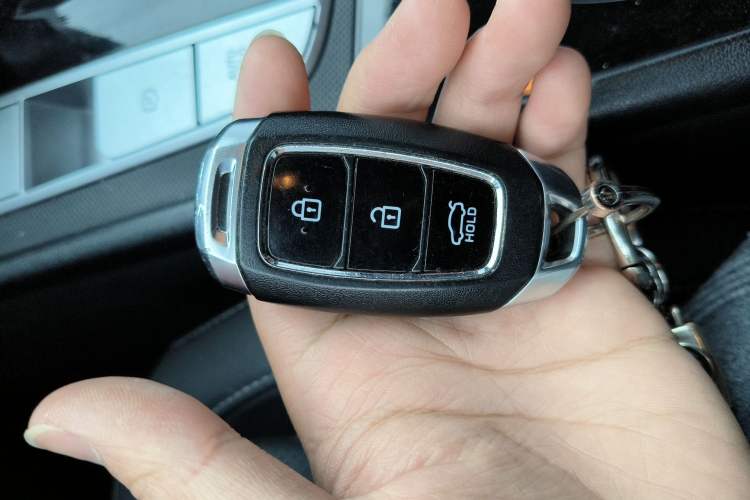 Used Hyundai Elantra 2022 1.5L CVT GLX Elite Edition Interior 1