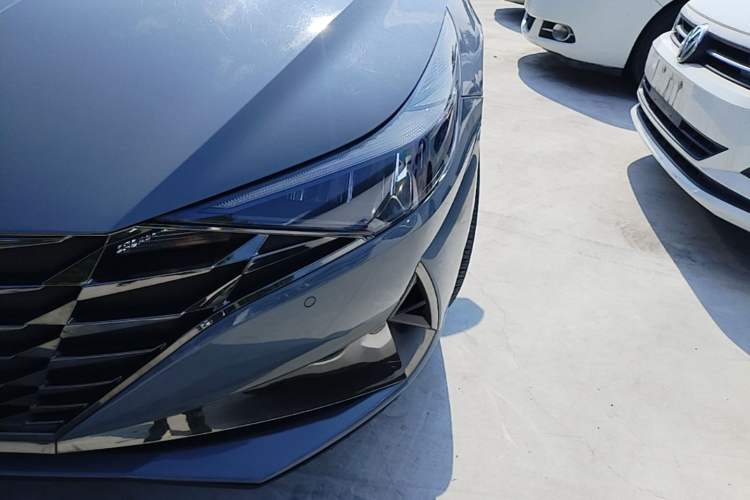 Used Hyundai Elantra 2022 1.5L CVT LUX Prestige Edition Left Front Headlight