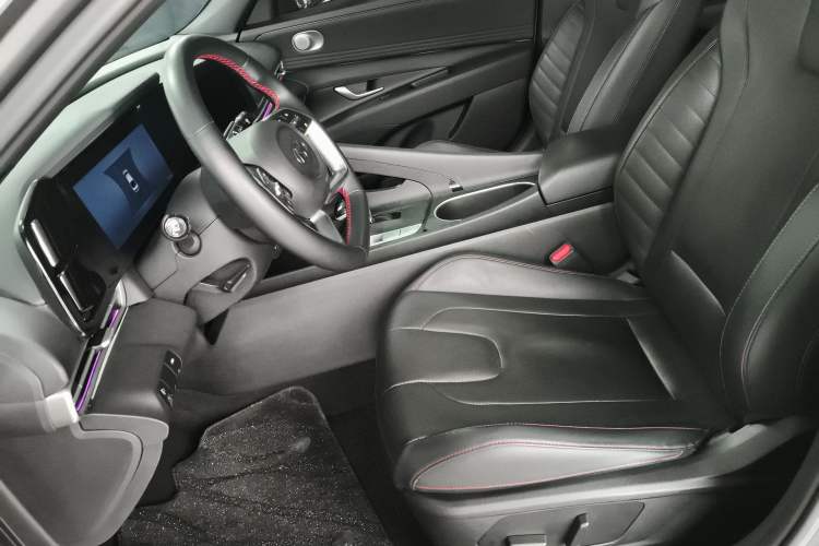 Used Hyundai Elantra 2022 1.5L CVT 20th Anniversary Edition Left Front Seat