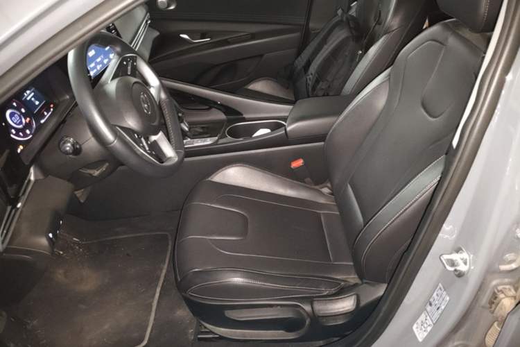 Used Hyundai Elantra 2022 1.5L CVT GLX Elite Edition Left Front Seat