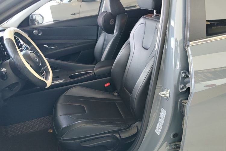Used Hyundai Elantra 2022 1.5L CVT GLX Elite Edition Left Front Seat
