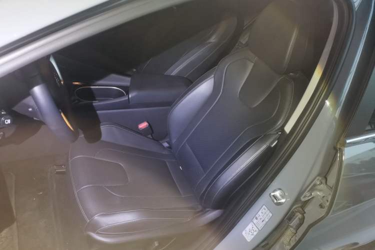 Used Hyundai Elantra 2022 1.5L CVT LUX Prestige Edition Left Front Seat