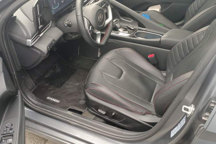 Used Hyundai Elantra 2022 1.5L CVT 20th Anniversary Edition Left Front Seat