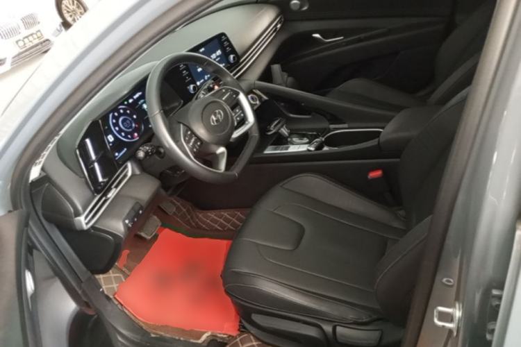 Used Hyundai Elantra 2022 1.5L CVT GLX Elite Edition Left Front Seat