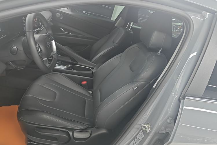 Used Hyundai Elantra 2022 1.5L CVT GLX Elite Edition Left Front Seat