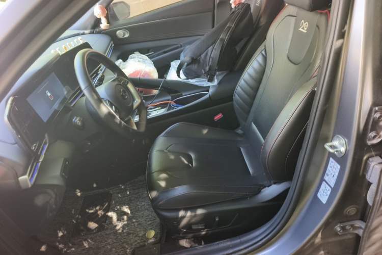 Used Hyundai Elantra 2022 1.5L CVT 20th Anniversary Edition Left Front Seat