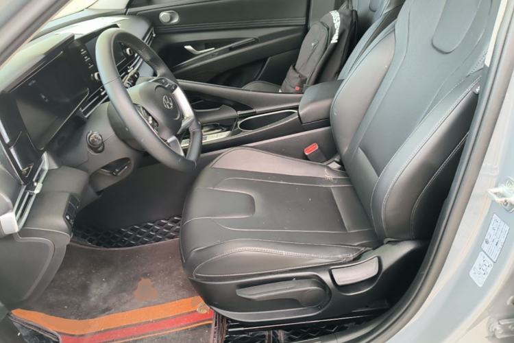 Used Hyundai Elantra 2022 1.5L CVT GLX Elite Edition Left Front Seat