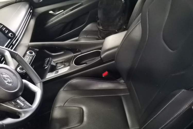 Used Hyundai Elantra 2022 1.5L CVT GLX Elite Edition Left Front Seat