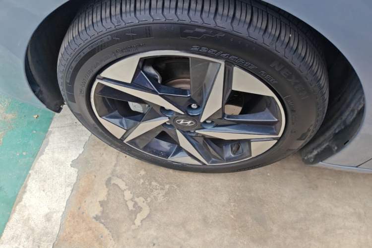 Used Hyundai Elantra 2022 1.5L CVT LUX Prestige Edition Left Front Wheel Hub