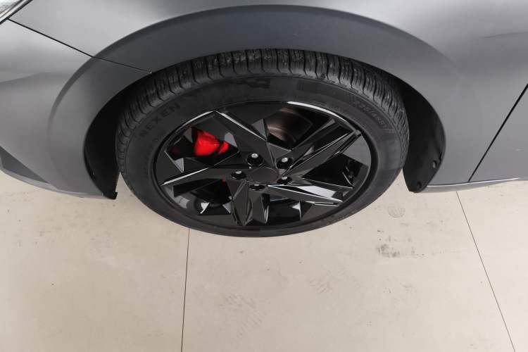 Used Hyundai Elantra 2022 1.5L CVT 20th Anniversary Edition Left Front Wheel Hub